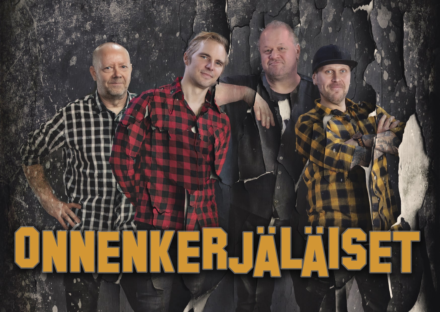 Onnenkerjäläiset -yhtyeen kuva, jossa neljä miestä seisoo vierekkäin. 